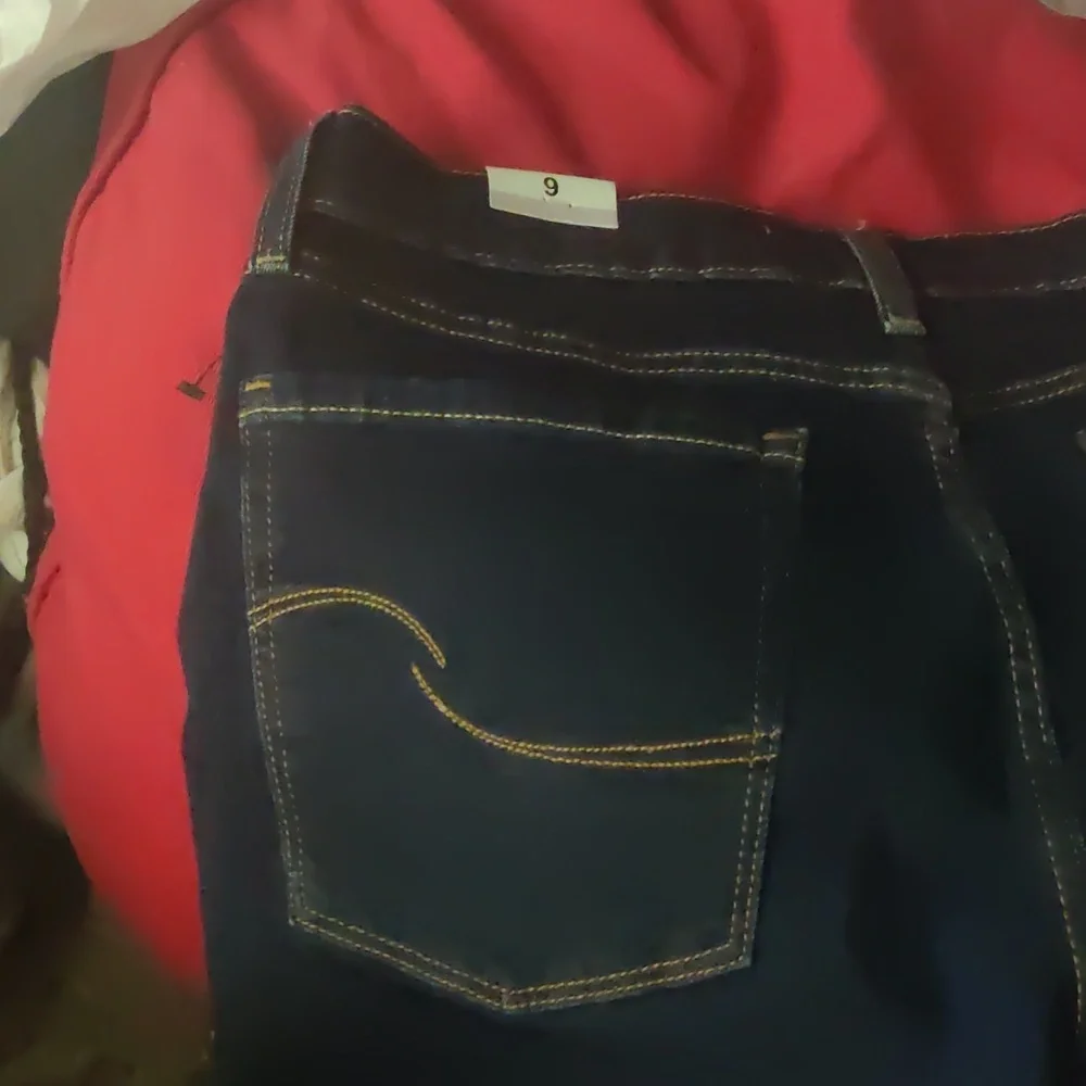 Signature by Levi's 🥳 Mid Rise Dark Wash Button Fly Shorts Size 29/9- NWT